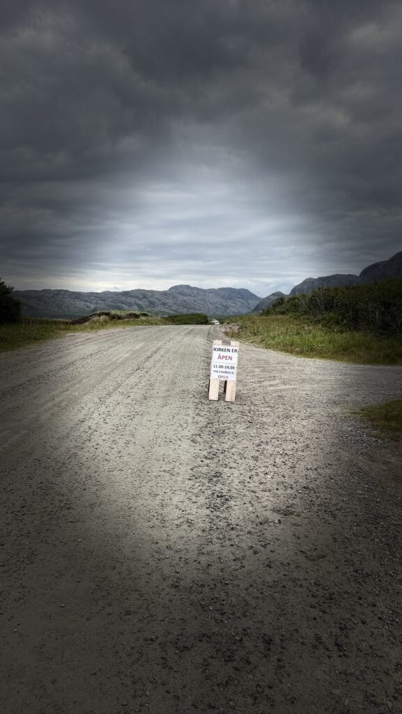 Gravel road to the end of Norway