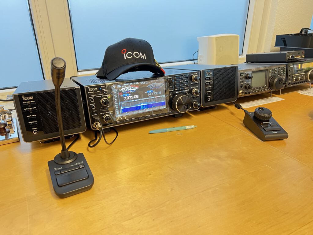 Icom IC-7610 contest setup at BCI Communications